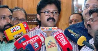 <p>&nbsp;എൽദോസ് കുന്നപ്പിള്ളി സ്വതന്ത്രനായി മത്സരിക്കുമോ? തീരുമാനം ഇന്നറിയാം</p>